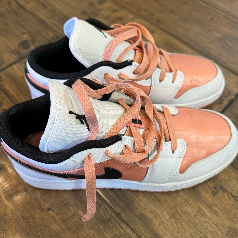 rose gold and white nike dunks